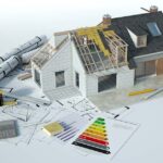 3D-Darstellung eines im Bau befindlichen Einfamilienhauses auf Bauplänen mit Bauzeichnungen, Energiesparausweis, Maßband, Taschenrechner und weiteren Planungsunterlagen für Renovierung vor dem Immobilienverkauf | Renovierung vor Verkauf