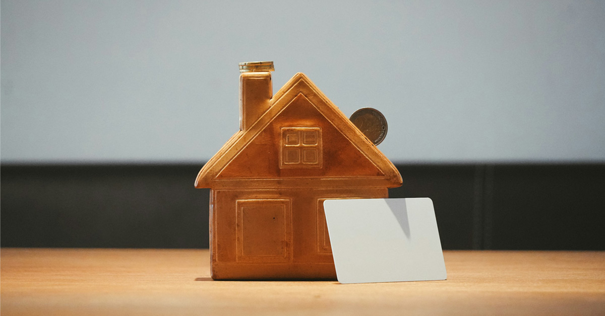 ein Marzipanhaus mit Geld