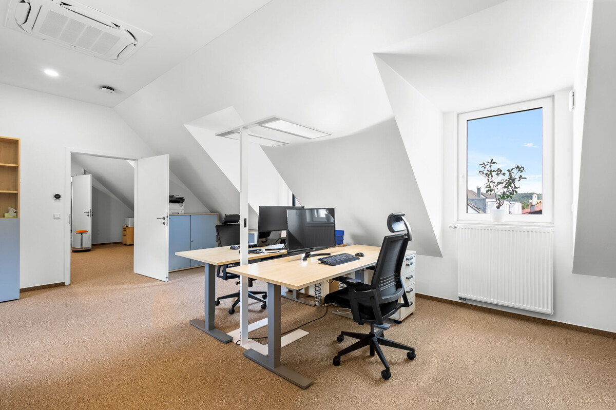12 Büro DG
