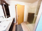 Im Obergeschoss - Ihr Badezimmer gen Flur - Ein elefantastisches Einfamilienhaus!