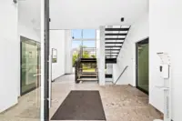 21 Eingang Treppenhaus