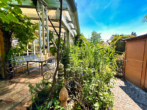 Blick zum Gartenhaus