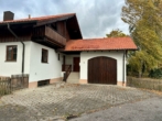 Garage und Stellplatz - Großzügiges Einfamilienhaus mit Wintergarten, zwei Terrassen und großem Garten!