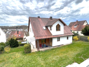 Neu renoviertes Zweifamilienhaus, 93152 Undorf, Zweifamilienhaus