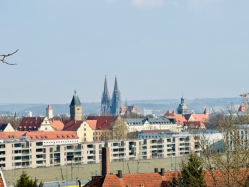 Attraktive Dachterrassen-Wohnung mit Blick zum Dom!, 93051 Regensburg, Etagenwohnung