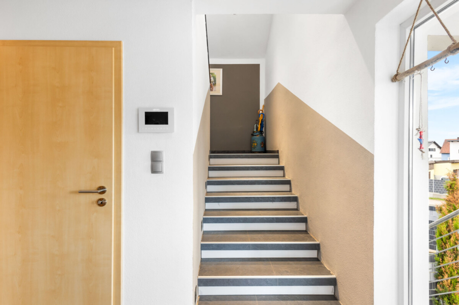 Treppe gen DG
