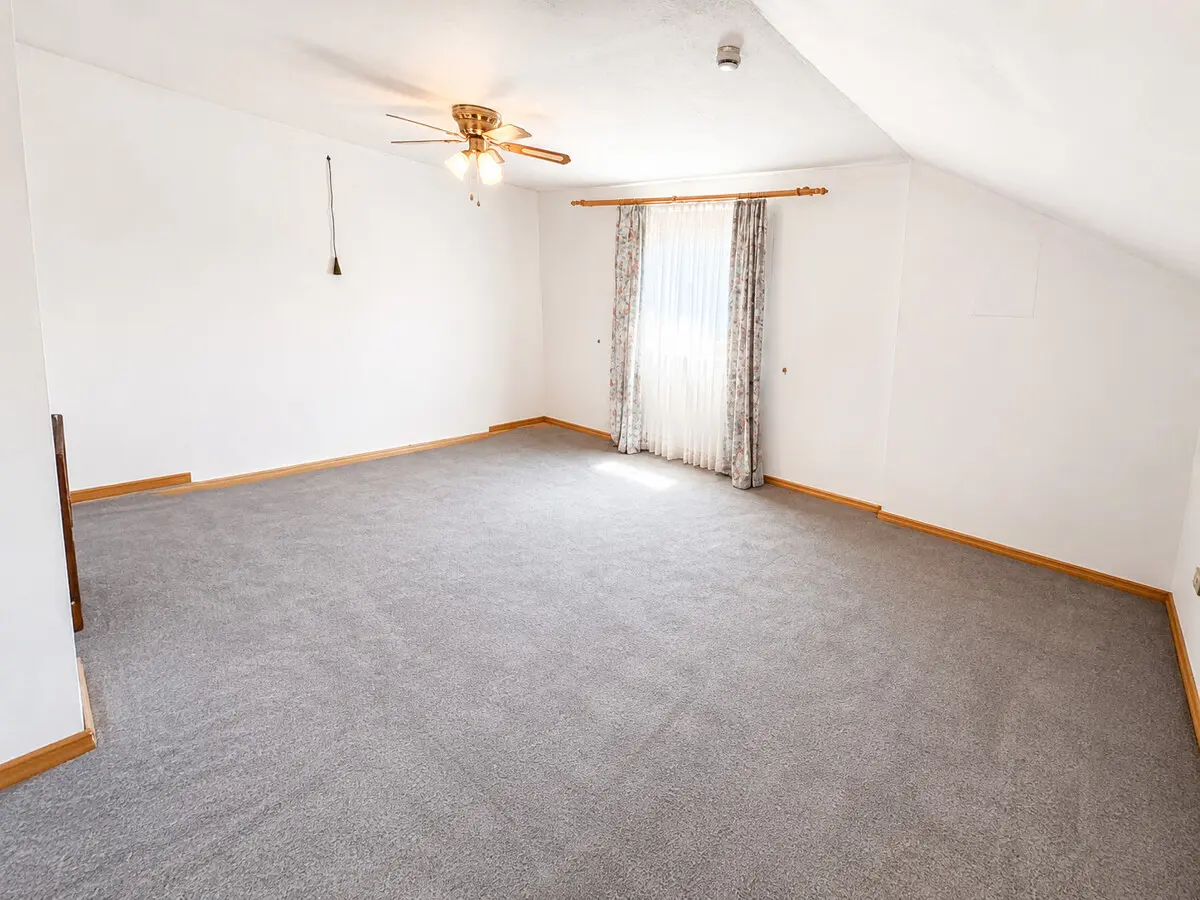 Schlafzimmer DG