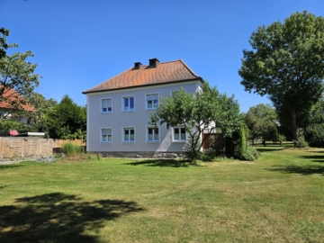 Die besondere Immobilie in Köfering ehemaliges Pfarrhaus – renoviert, 93096 Köfering, Einfamilienhaus