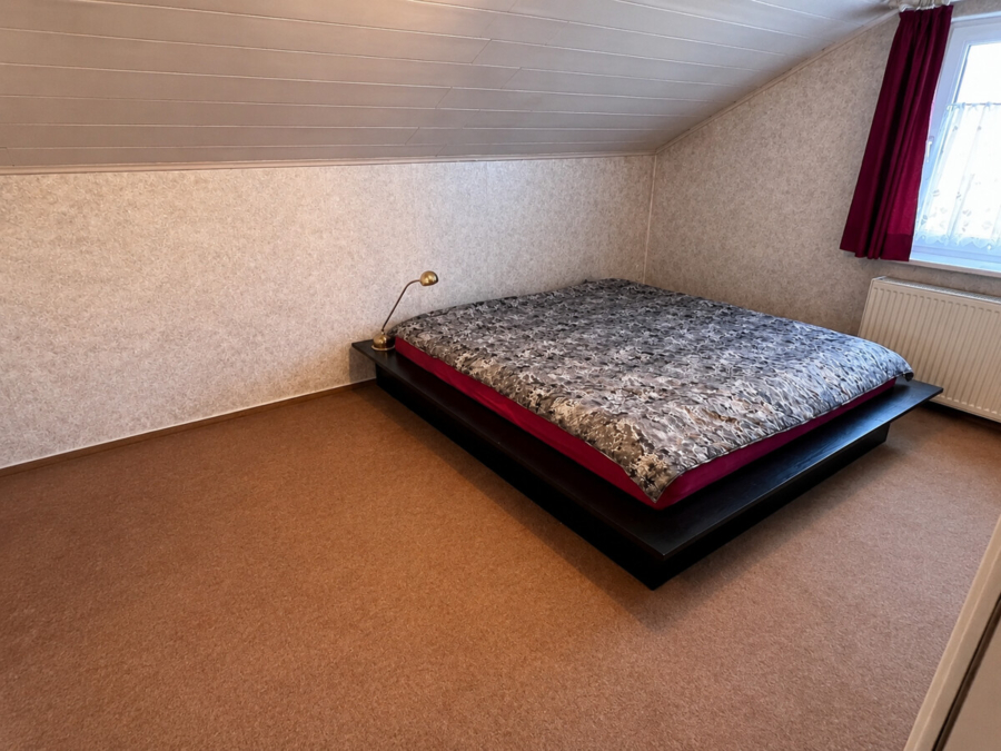 Schlafzimmer Dachgeschoss (KI optimiert)