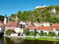 Am Fuße der Burg Kallmünz