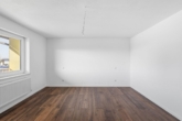 Schlafzimmer - 3-Zi-EG Wohnung mit großzügiger Terrasse, Doppelgarage & Keller Erstbezug nach Sanierung