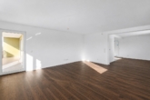 Wohnzimmer - 3-Zi-EG Wohnung mit großzügiger Terrasse, Doppelgarage & Keller Erstbezug nach Sanierung