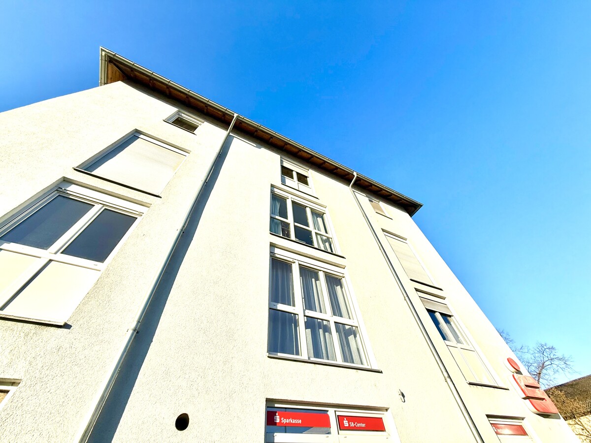 Das Haus mit Ihrer Wohnung von Osten