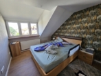 Schlafzimmer 2 OG - Der Fluß, das DEZ die Altstadt vor der Tür saniertes Reihenmittelhaus in Regensburg/ Weichs