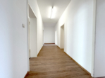 Flur mit Zugang Treppenhaus 1 - Eine gute Adresse!
