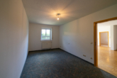 Schlafen - Hell, grün, zentral. Ruhige 2-Zimmer-Erdgeschosswohnung im „Sonnenpark“