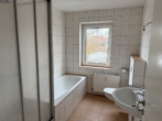 Bad - Großzügige 4-Zimmer-Wohnung mit Balkon! Erdgeschoss! Frei!