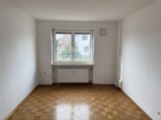 Büro/Kinderzimmer - Großzügige 4-Zimmer-Wohnung mit Balkon! Erdgeschoss! Frei!