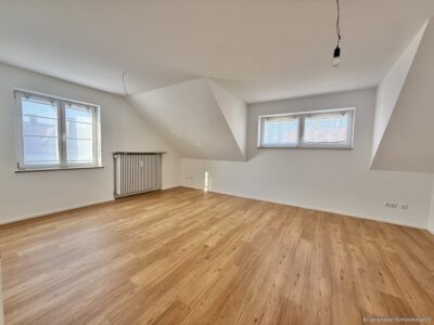 Stilvolle 4-Zimmer-Wohnung in Schwandorf – frisch renoviert!, 92421 Schwandorf, Etagenwohnung