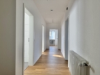 Flur - Stilvolle 4-Zimmer-Wohnung in Schwandorf – frisch renoviert & sofort bezugsfrei