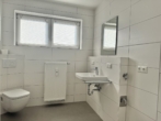 Badezimmer - Stilvolle 4-Zimmer-Wohnung in Schwandorf – frisch renoviert & sofort bezugsfrei