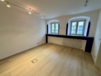Küche - Wohnung im Hausformat! Historischer Charme, modern saniert & mit Innenhof in Velburg