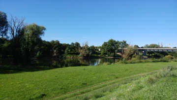 Der Fluß, das DEZ die Altstadt vor der Tür saniertes Reihenmittelhaus in Regensburg/ Weichs, 93059 Regensburg, Reihenmittelhaus