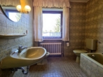 Badezimmer - Viel Platz für die ganze Familie: Einfamilienhaus mit Potential!