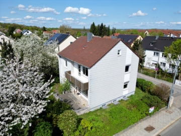 Familiendomizil: Einfamilienhaus mit großem Garten und viel Potential, 93051 Regensburg, Einfamilienhaus