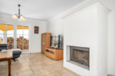 Kamin - Modernes Einfamilienhaus im Toskana-Stil mit Pool
