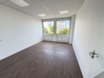 Büro - Moderne, helle EG-Fläche direkt gegenüber dem KÖWE-Center Hohe Sichtbarkeit garantiert !