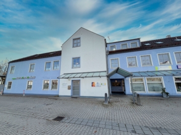Großzügige 4 Zimmer Wohnung, 93152 Nittendorf, Dachgeschosswohnung