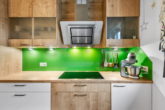 Küche - 5-Zimmer-Wohnung mit Garten, Carport und separatem Büro