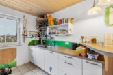 Küche - 5-Zimmer-Wohnung mit Garten, Carport und separatem Büro