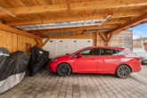 Carport - 5-Zimmer-Wohnung mit Garten, Carport und separatem Büro