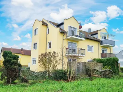 Wohnung mit Blick ins Grüne in 92Schwandorf, 92421 Schwandorf, Dachgeschosswohnung