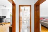 Flur - Ihr neues Zuhause in Ziegetsdorf – Modernisiertes Zweifamilienhaus mit Gartenparadies und PV-Anlage!