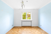 Kinderzimmer - Ihr neues Zuhause in Ziegetsdorf – Modernisiertes Zweifamilienhaus mit Gartenparadies und PV-Anlage!
