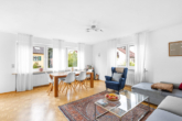 Wohnen/Essen - Ihr neues Zuhause in Ziegetsdorf – Modernisiertes Zweifamilienhaus mit Gartenparadies und PV-Anlage!