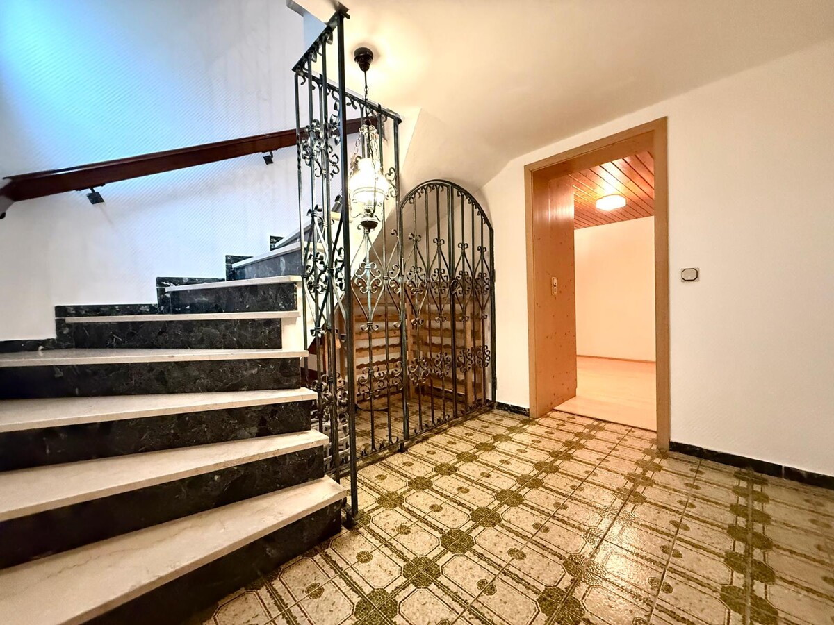 Treppenhaus/Weinkeller KG