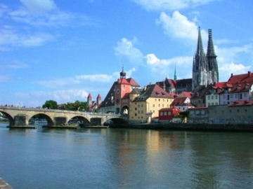 2,5-3 Zimmer Altstadtwohnung mit Terrasse im Innenhof – frei, 93047 Regensburg, Etagenwohnung