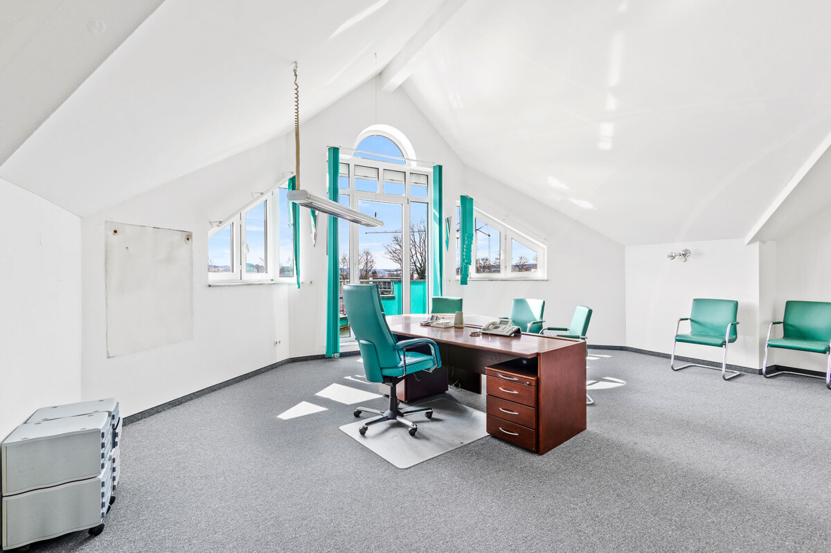 12 Büro