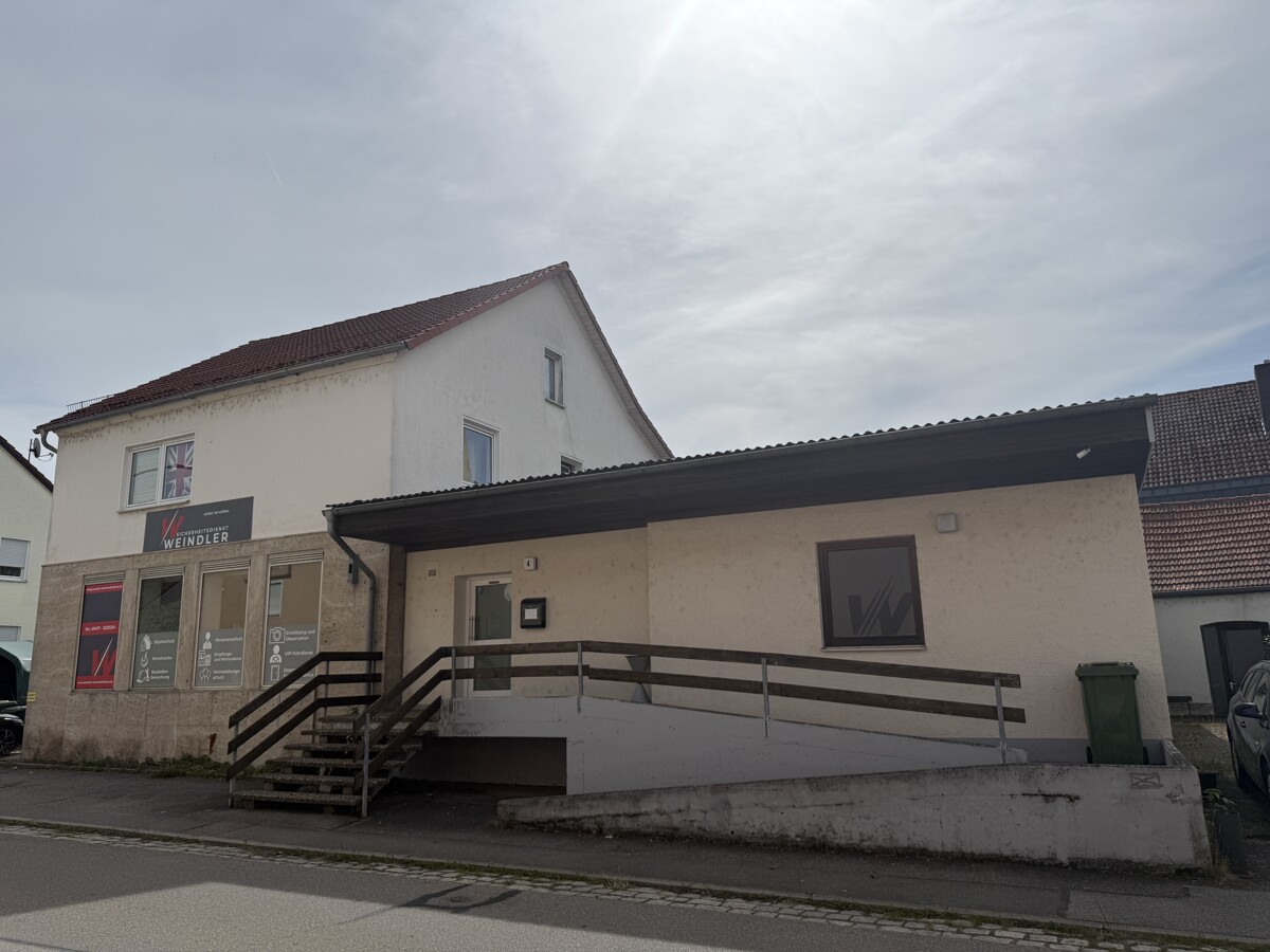 Parkplätze vorm Haus