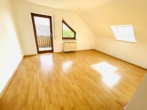 Ihr Wohnzimmer gen Balkon - Stadt nah!