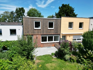Am Fuße des Fernsehturms: Reihenmittelhaus mit schönem Garten, 93051 Regensburg, Reihenmittelhaus
