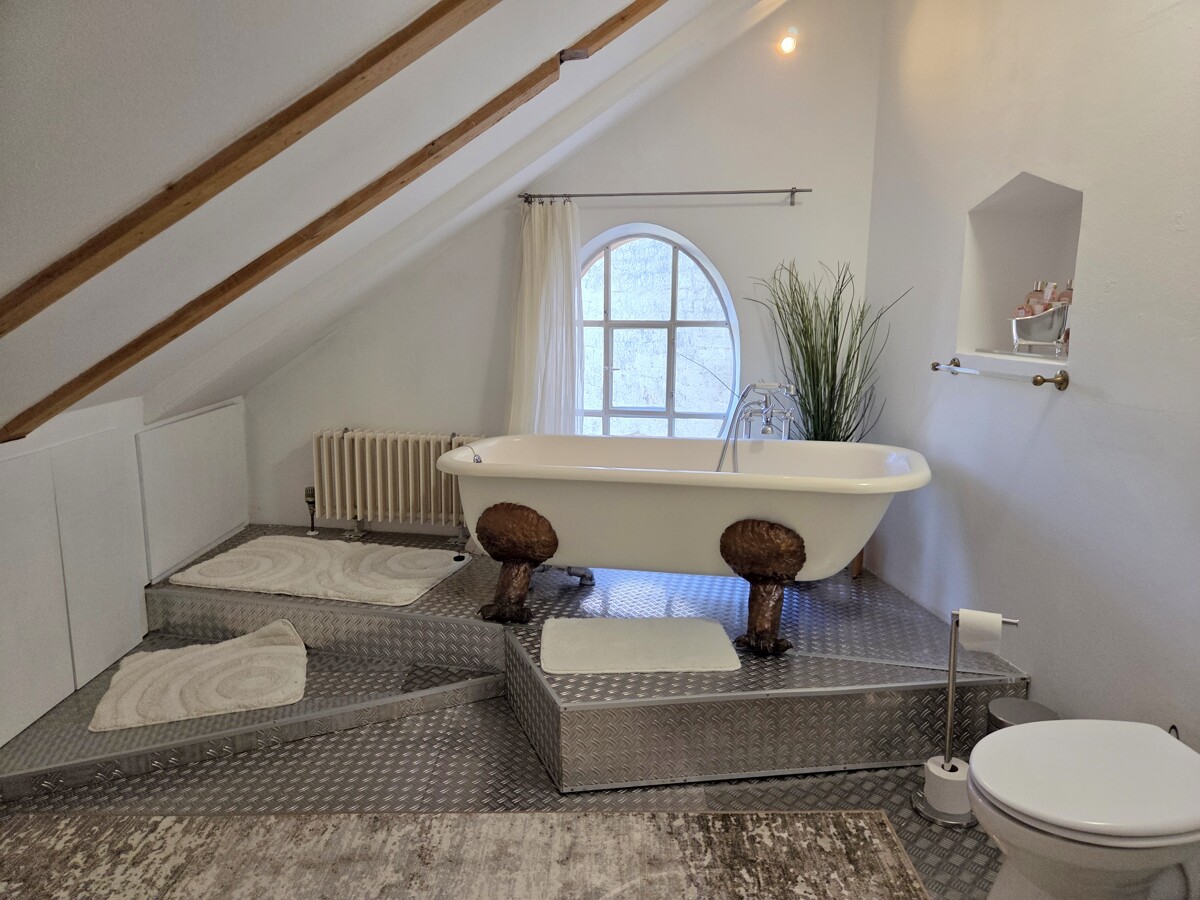 Freistehende Badewanne DG