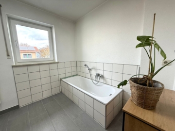 Ruhig gelegene 3 Zimmer Wohnung, 84069 Schierling, Etagenwohnung