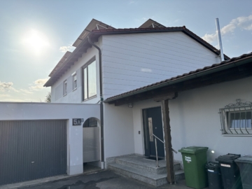 Ruhig gelegene 3 Zimmer Wohnung, 84069 Schierling, Etagenwohnung