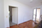 Eingang Wohnung - | Geräumig wie ein Haus! | – Sonnige 4 Zimmer Erdgeschosswohnung mit Garten