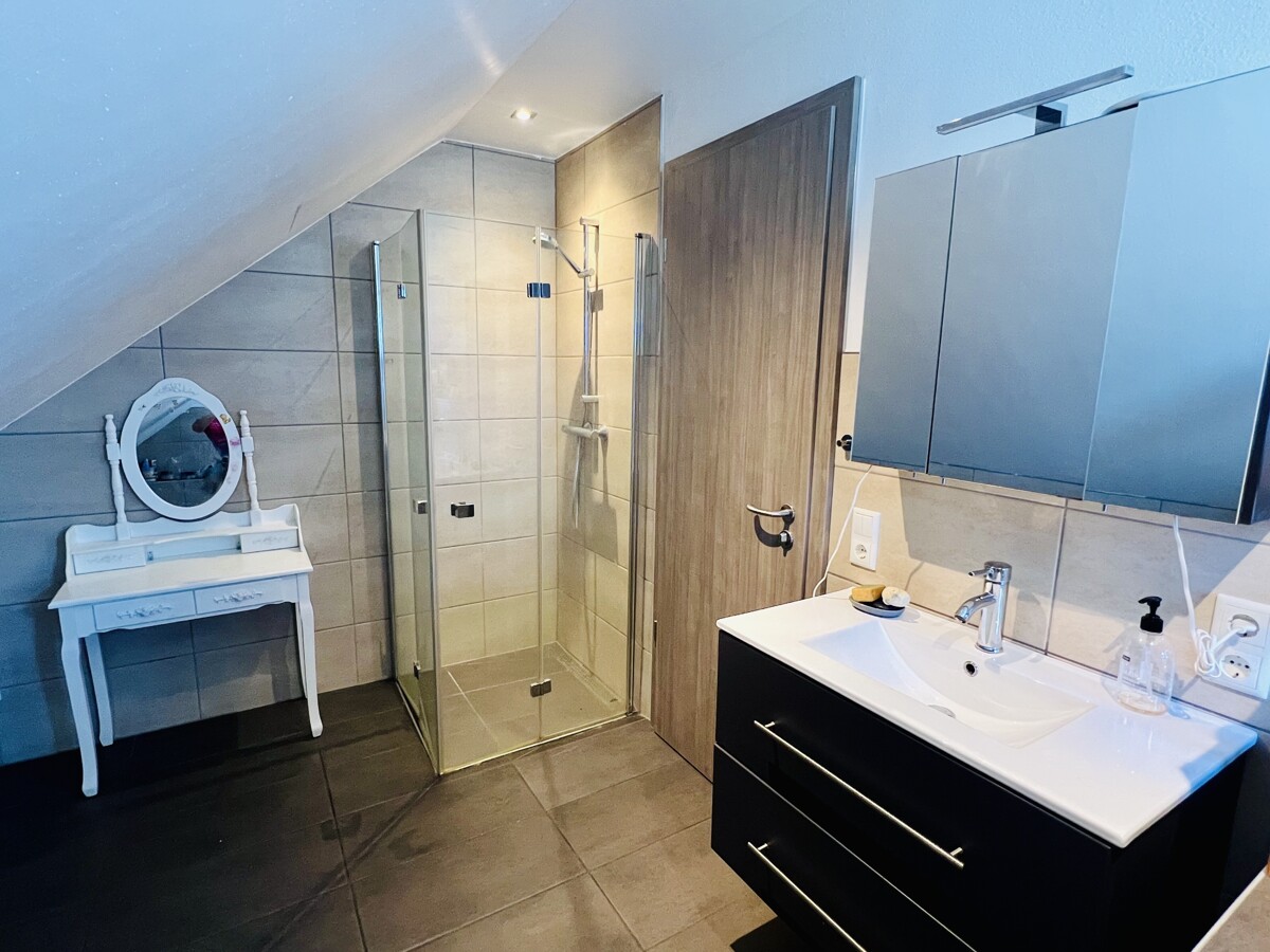 Badezimmer DG